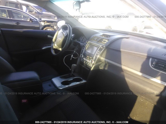 4T1BF1FK8EU809957 - 2014 TOYOTA CAMRY L/SE/LE/XLE 黑色 照片 5