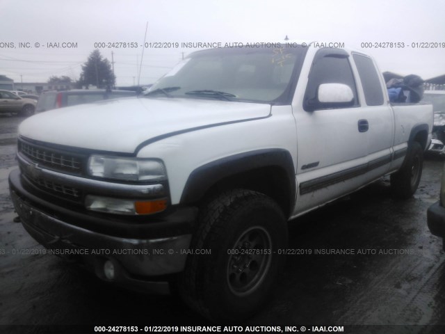 1GCGK29U31Z165869 - 2001 CHEVROLET SILVERADO K2500 WHITE photo 2