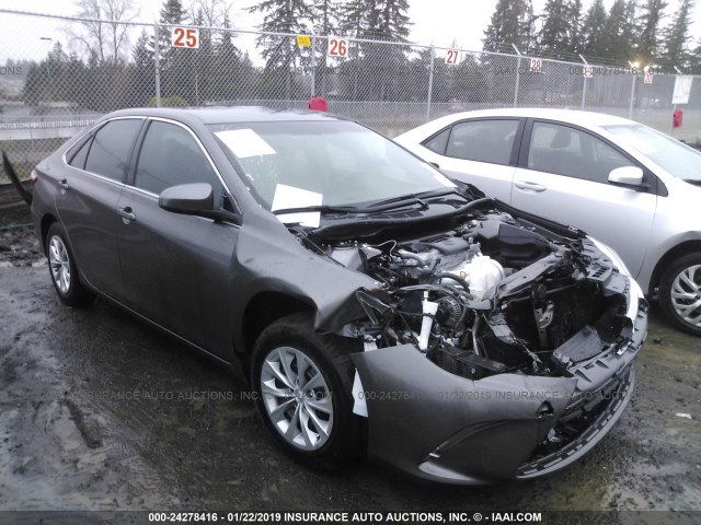 4T1BF1FK1HU410733 - 2017 TOYOTA CAMRY LE/XLE/SE/XSE GRAY photo 1