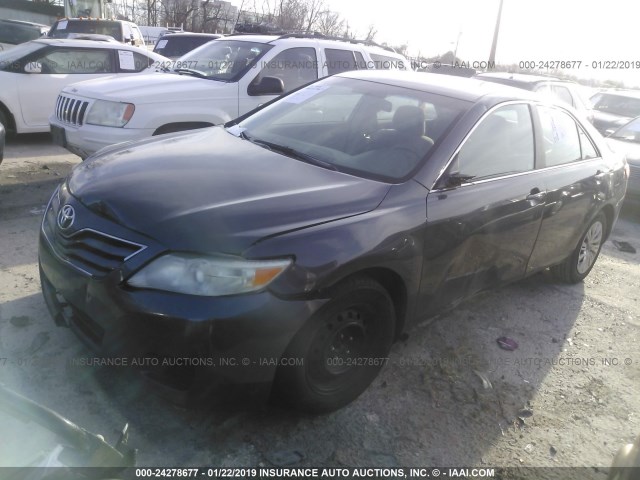 4T1BF3EK0BU590453 - 2011 TOYOTA CAMRY SE/LE/XLE 灰色 照片 2