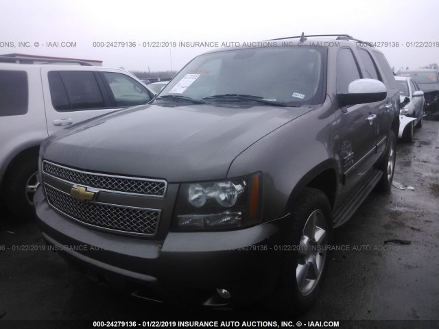 1GNSCAE03BR351036 - 2011 CHEVROLET TAHOE C1500  LS GRAY photo 2