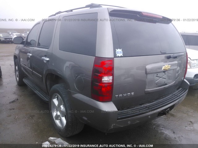 1GNSCAE03BR351036 - 2011 CHEVROLET TAHOE C1500  LS GRAY photo 3