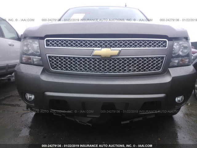 1GNSCAE03BR351036 - 2011 CHEVROLET TAHOE C1500  LS GRAY photo 6