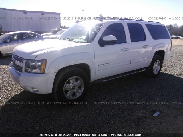 1GNUKJE38AR241247 - 2010 CHEVROLET SUBURBAN K1500 LT WHITE photo 2