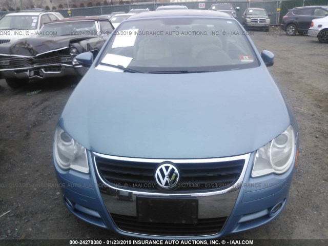 WVWAA71F39V020398 - 2009 VOLKSWAGEN EOS TURBO/KOMFORT Light Blue photo 6