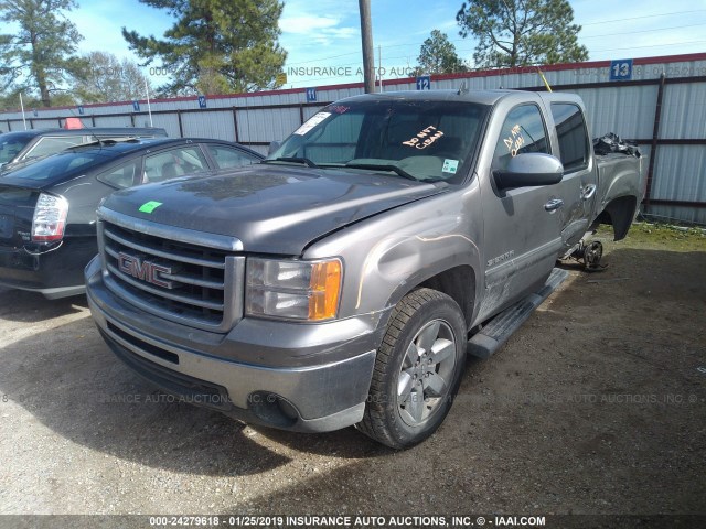 3GTP1VE05DG105877 - 2013 GMC SIERRA C1500 SLE SILVER photo 2