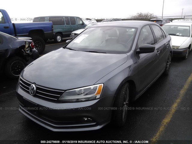 3VWD17AJ3GM230845 - 2016 VOLKSWAGEN JETTA SPORT GRAY photo 2