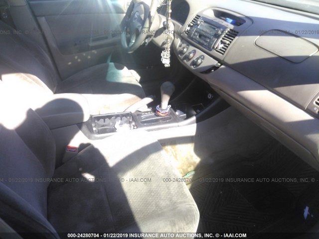 JTDBE32K640257356 - 2004 TOYOTA CAMRY LE/XLE Қоңыр фото 5