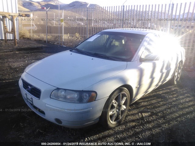 YV1RS592452428355 - 2005 VOLVO S60 2.5T WHITE photo 2