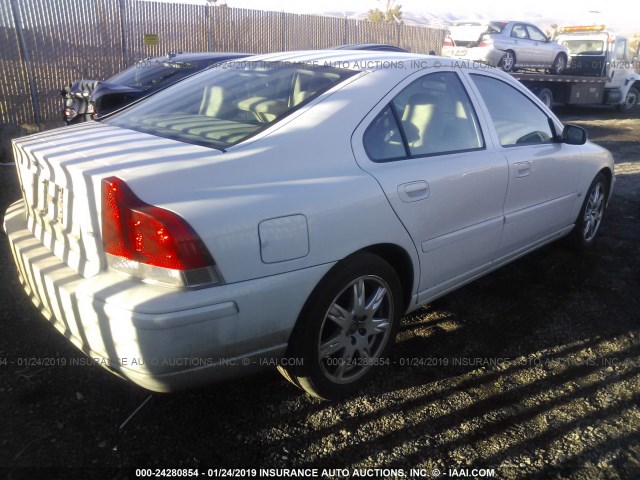 YV1RS592452428355 - 2005 VOLVO S60 2.5T WHITE photo 4