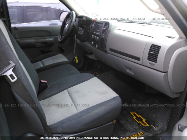 1GCEC14C37Z552640 - 2007 CHEVROLET SILVERADO C1500 BLACK photo 5