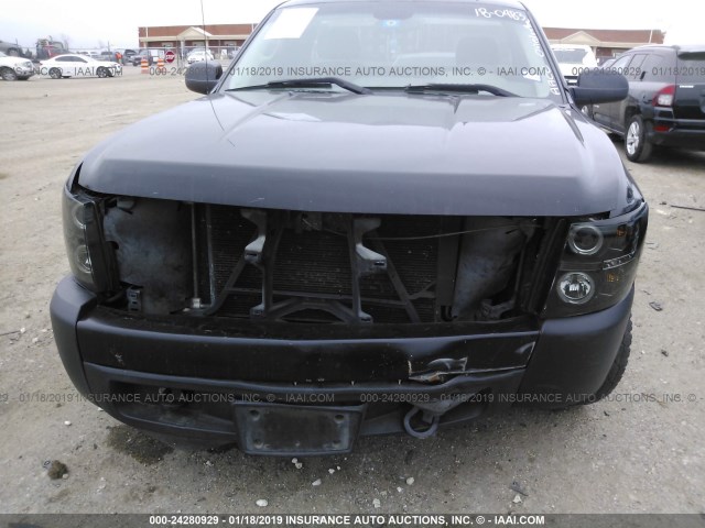 1GCEC14C37Z552640 - 2007 CHEVROLET SILVERADO C1500 BLACK photo 6