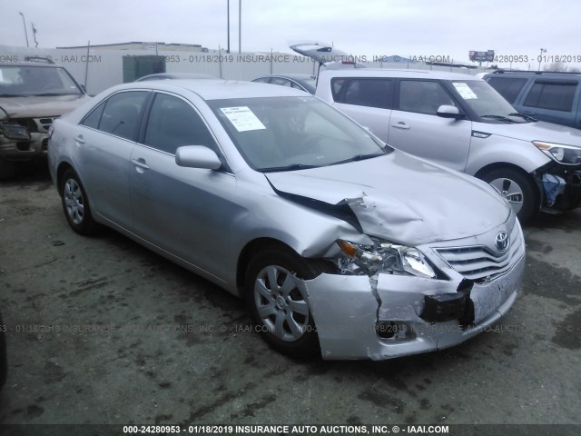 4T1BF3EK4BU164877 - 2011 TOYOTA CAMRY SE/LE/XLE SILVER photo 1