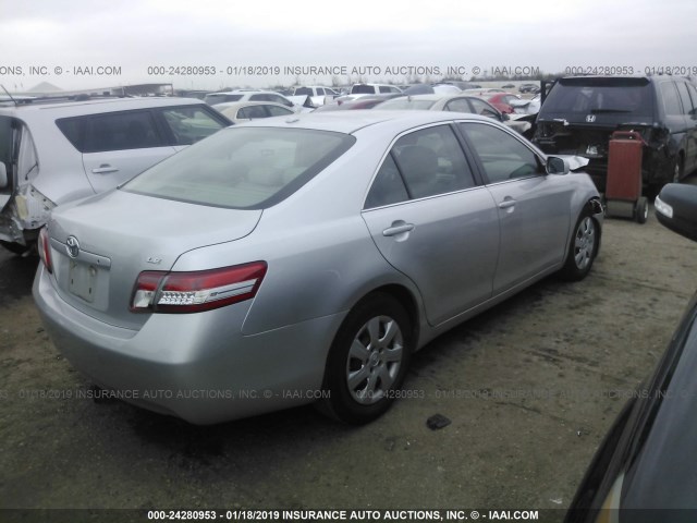 4T1BF3EK4BU164877 - 2011 TOYOTA CAMRY SE/LE/XLE SILVER photo 4