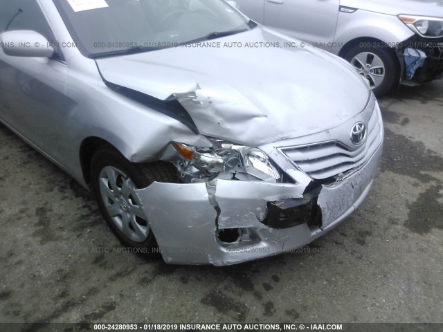 4T1BF3EK4BU164877 - 2011 TOYOTA CAMRY SE/LE/XLE SILVER photo 6