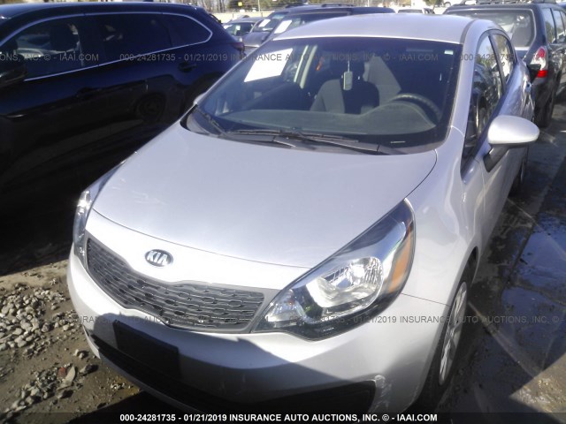 KNADM4A35F6527413 - 2015 KIA RIO LX SILVER photo 2