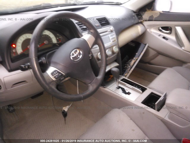 4T1BE46K99U394528 - 2009 TOYOTA CAMRY SE/LE/XLE ნაცრისფერი ფოტო 5