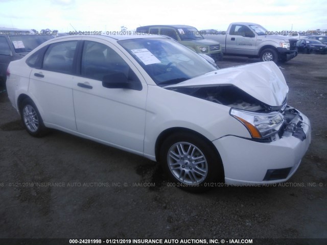 1FAHP35N99W118732 - 2009 FORD FOCUS SE WHITE photo 1