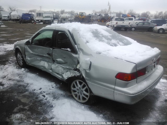 JT2BF28KX10334510 - 2001 TOYOTA CAMRY LE/XLE Күміс фото 3