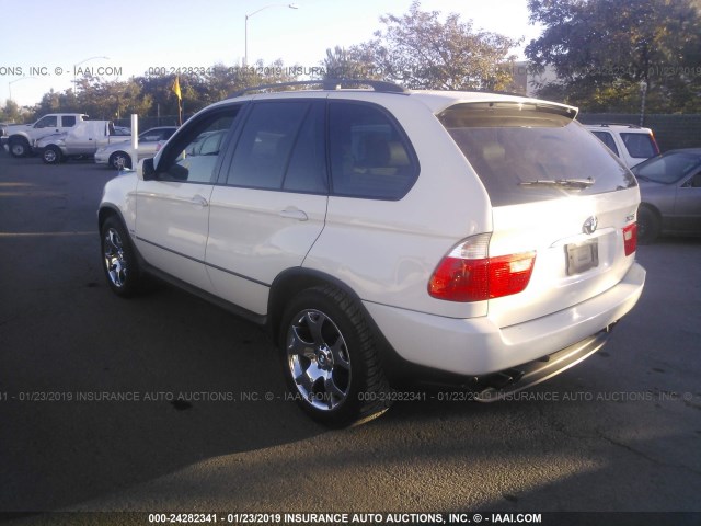 5UXFB33543LH40653 - 2003 BMW X5 4.4I WHITE photo 3
