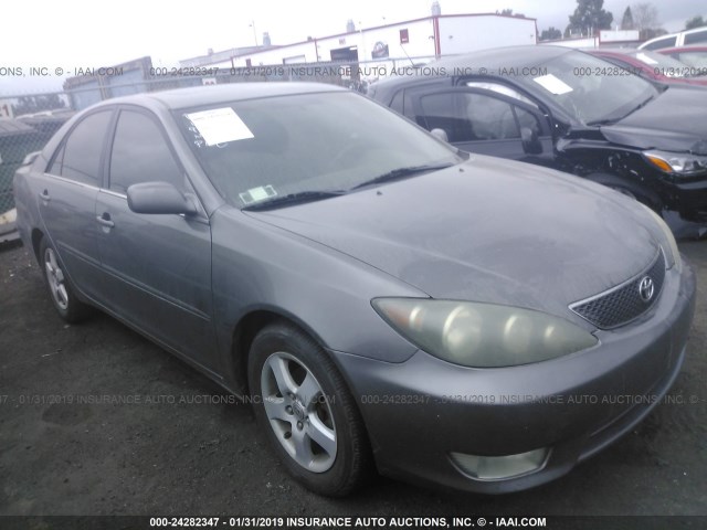 4T1BE32K85U980325 - 2005 TOYOTA CAMRY LE/XLE/SE GRAY photo 1