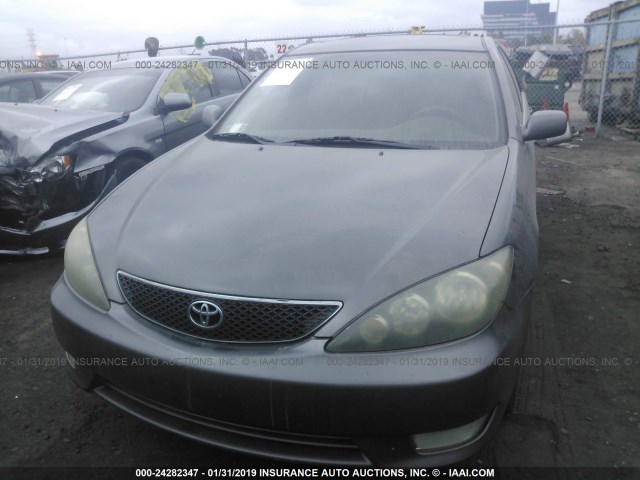 4T1BE32K85U980325 - 2005 TOYOTA CAMRY LE/XLE/SE GRAY photo 6