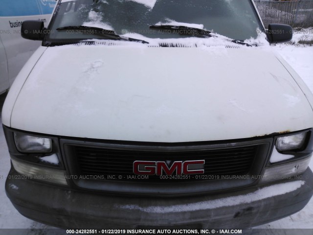 1GTDM19X95B505655 - 2005 GMC SAFARI XT WHITE photo 10