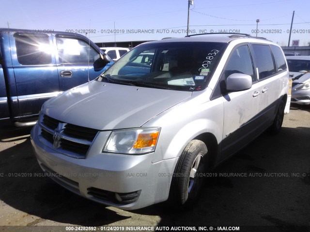 2D4RN5D18AR202832 - 2010 DODGE GRAND CARAVAN SXT SILVER photo 2