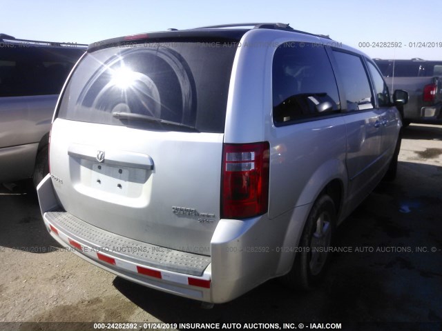 2D4RN5D18AR202832 - 2010 DODGE GRAND CARAVAN SXT SILVER photo 4