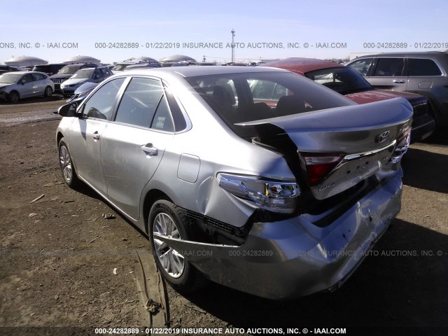 4T1BF1FKXHU404462 - 2017 TOYOTA CAMRY LE/XLE/SE/XSE SILVER photo 3
