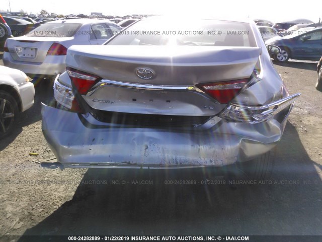4T1BF1FKXHU404462 - 2017 TOYOTA CAMRY LE/XLE/SE/XSE SILVER photo 6