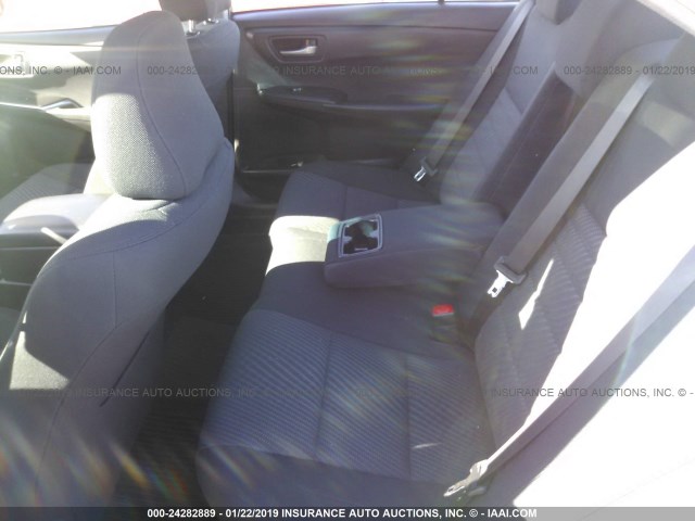 4T1BF1FKXHU404462 - 2017 TOYOTA CAMRY LE/XLE/SE/XSE SILVER photo 8