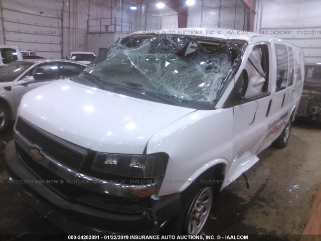 1GCUHAD4XA1136502 - 2010 CHEVROLET EXPRESS G1500  WHITE photo 2