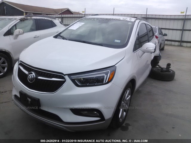 KL4CJCSM8JB561316 - 2018 BUICK ENCORE ESSENCE WHITE photo 2