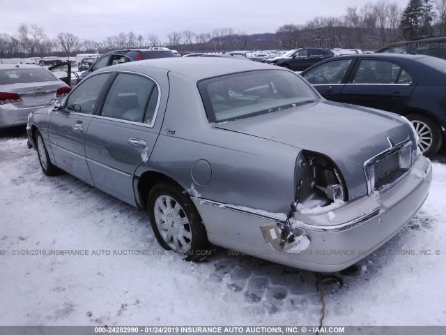 1LNHM82W36Y601402 - 2006 LINCOLN TOWN CAR SIGNATURE LIMITED SILVER photo 3