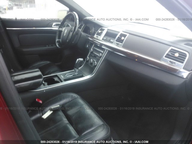 1LNHM93R79G605218 - 2009 LINCOLN MKS RED photo 5