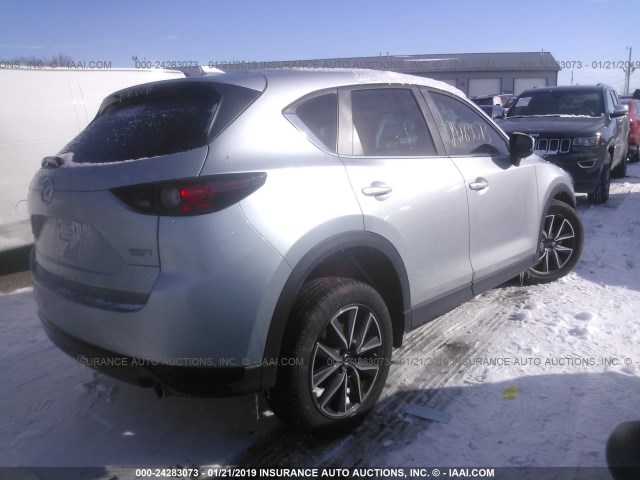 JM3KFACM6J0332478 - 2018 MAZDA CX-5 TOURING Argent photo 4