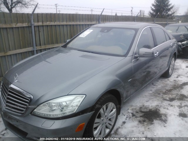 WDDNG9FB9AA326783 - 2010 MERCEDES-BENZ S 400 GRAY photo 2