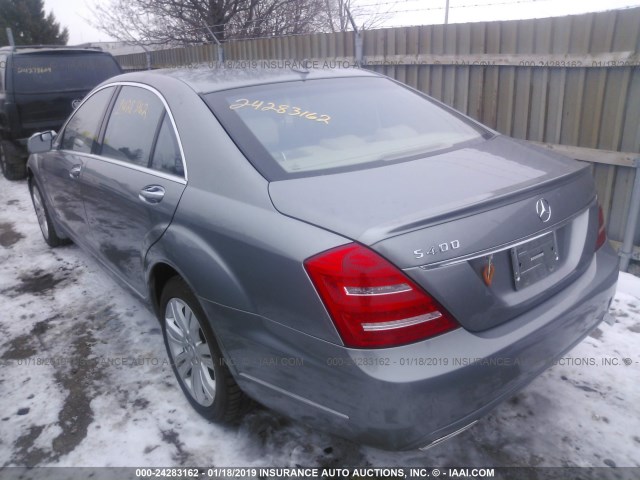 WDDNG9FB9AA326783 - 2010 MERCEDES-BENZ S 400 GRAY photo 3