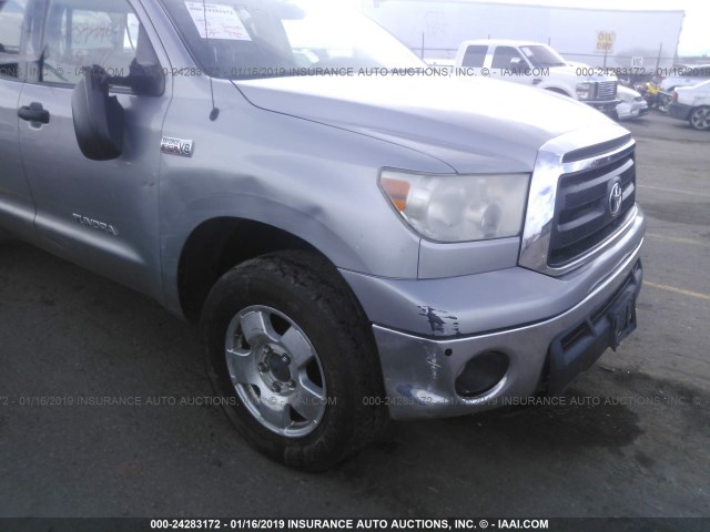 5TFUW5F12AX108996 - 2010 TOYOTA TUNDRA SILVER photo 6