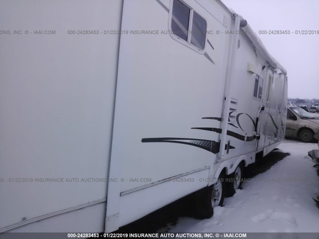 5SFBT35229E101680 - 2009 HEARTLAND 32QBSS  白色 照片 4