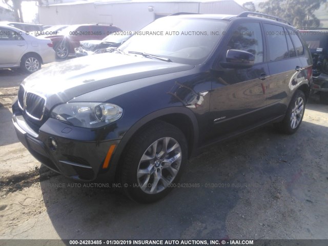 5UXZV4C52CL765977 - 2012 BMW X5 XDRIVE35I BLACK photo 2