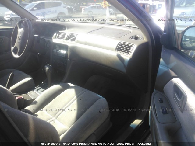 4T1BG22K6XU513783 - 1999 TOYOTA CAMRY CE/LE/XLE 红色 照片 5