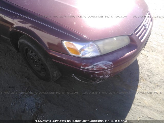 4T1BG22K6XU513783 - 1999 TOYOTA CAMRY CE/LE/XLE 红色 照片 6