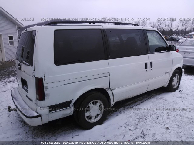 1GNDM19W6YB206627 - 2000 CHEVROLET ASTRO WHITE photo 4