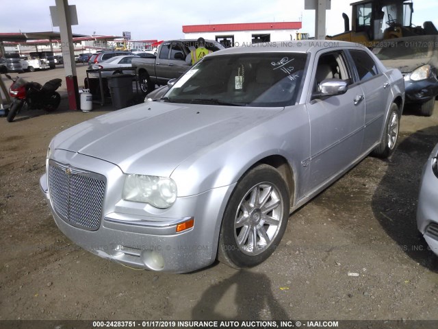 2C3KA63HX6H138809 - 2006 CHRYSLER 300C SILVER photo 2