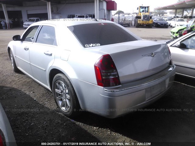 2C3KA63HX6H138809 - 2006 CHRYSLER 300C SILVER photo 3