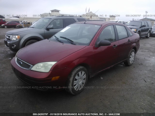 1FAFP34N85W107062 - 2005 FORD FOCUS ZX4 RED photo 2