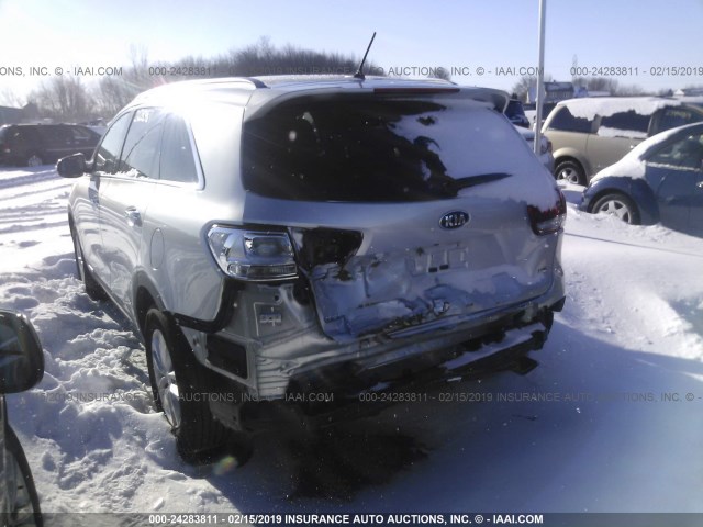 5XYPGDA56JG420773 - 2018 KIA SORENTO LX/L GRAY photo 3