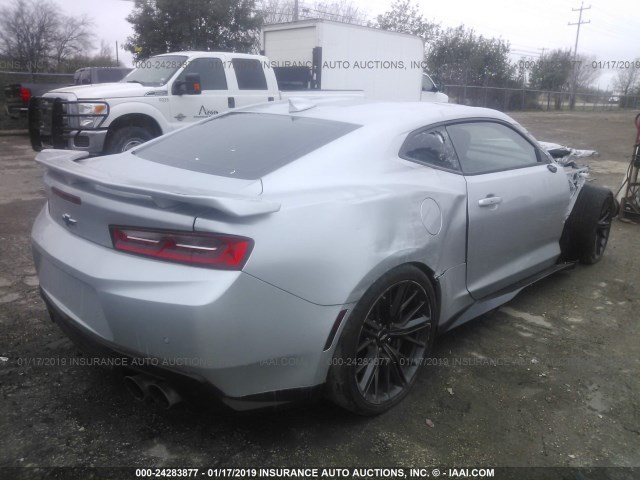 1G1FK1R61J0126069 - 2018 CHEVROLET CAMARO ZL1 银色 照片 4